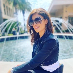 Meet your Posher, Suzie